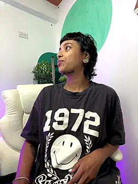 LollaByer online show from 11/23/25, 09:03