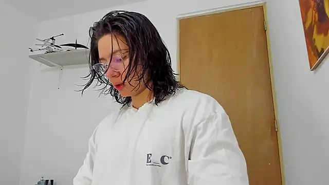 AngelBennet  online show from 02/09/25, 03:00