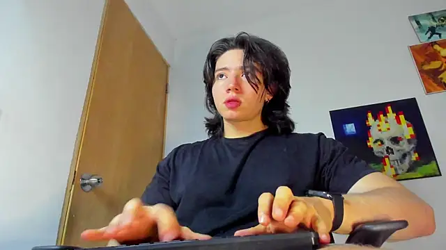 AngelBennet  online show from 10/28/25, 10:45