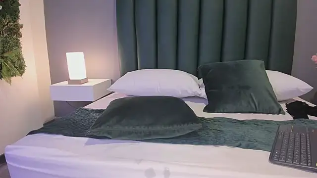 Snapshot of Julia_Martinez_ chatting on 03/20/25, 02:32 Julia Martinez online show from 03/20/25, 02:32