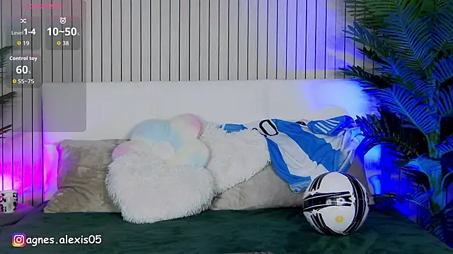 AgnesAlexis online show from 06/24/26, 11:09