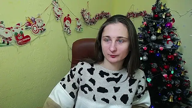 Snapshot of MichelLeee chatting on 12/17/24, 12:11 MichelLeee online show from 12/17/24, 12:11