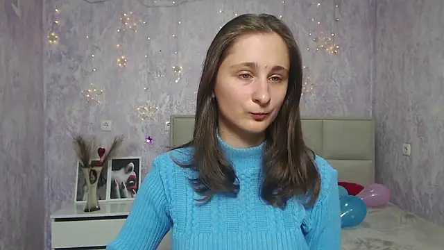 Snapshot of MichelLeee chatting on 01/15/25, 12:04 MichelLeee online show from 01/15/25, 12:04
