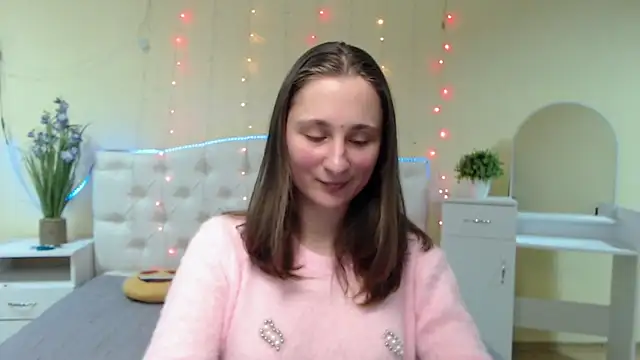Snapshot of MichelLeee chatting on 01/16/25, 12:09 MichelLeee online show from 01/16/25, 12:09
