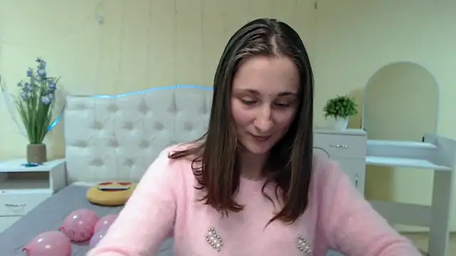 Snapshot of MichelLeee chatting on 01/16/25, 03:13 MichelLeee online show from 01/16/25, 03:13