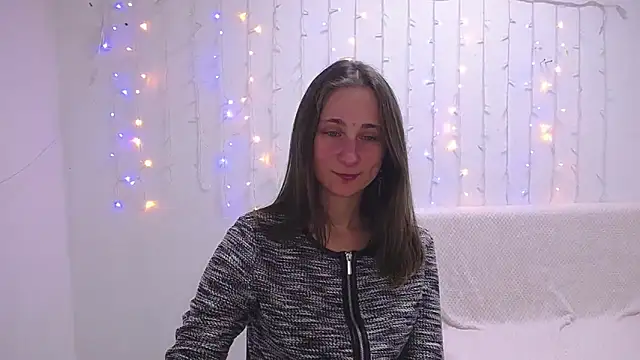Snapshot of MichelLeee chatting on 01/17/25, 12:10 MichelLeee online show from 01/17/25, 12:10