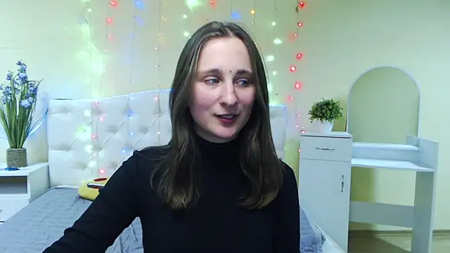 Snapshot of MichelLeee chatting on 01/20/25, 03:28 MichelLeee online show from 01/20/25, 03:28