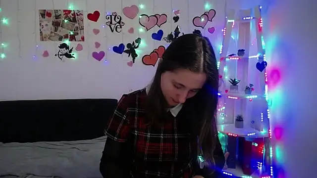 Snapshot of MichelLeee chatting on 01/21/25, 12:18 MichelLeee online show from 01/21/25, 12:18