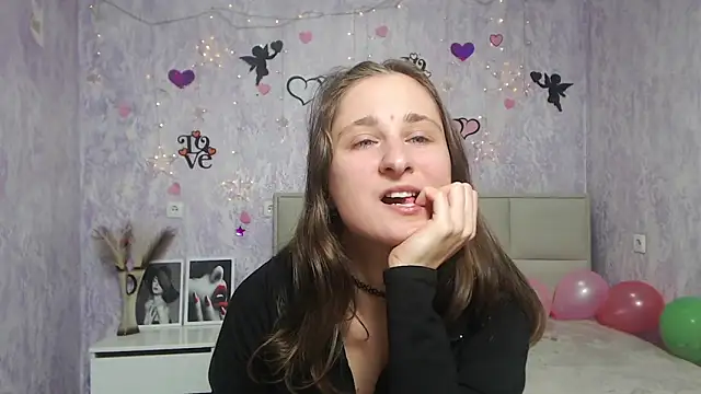 Snapshot of MichelLeee chatting on 01/31/25, 12:51 MichelLeee online show from 01/31/25, 12:51