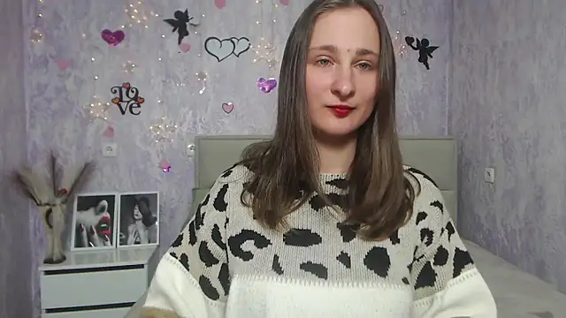 Snapshot of MichelLeee chatting on 02/15/25, 03:17 MichelLeee online show from 02/15/25, 03:17