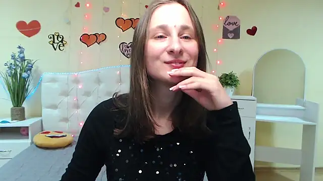 Snapshot of MichelLeee chatting on 02/19/25, 12:33 MichelLeee online show from 02/19/25, 12:33