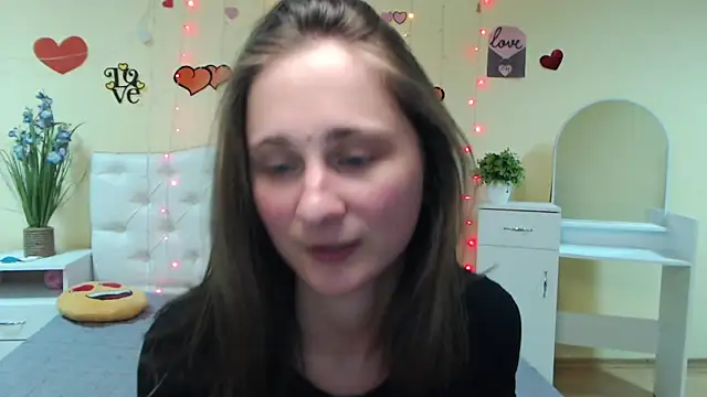 Snapshot of MichelLeee chatting on 02/19/25, 03:38 MichelLeee online show from 02/19/25, 03:38