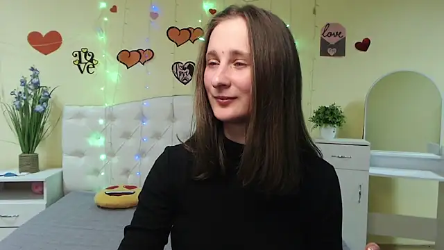 Snapshot of MichelLeee chatting on 02/21/25, 06:15 MichelLeee online show from 02/21/25, 06:15