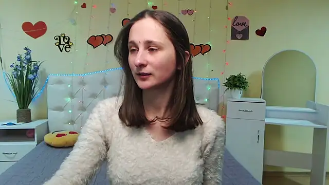 Snapshot of MichelLeee chatting on 02/24/25, 12:05 MichelLeee online show from 02/24/25, 12:05