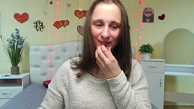 Snapshot of MichelLeee chatting on 02/25/25, 12:03 MichelLeee online show from 02/25/25, 12:03