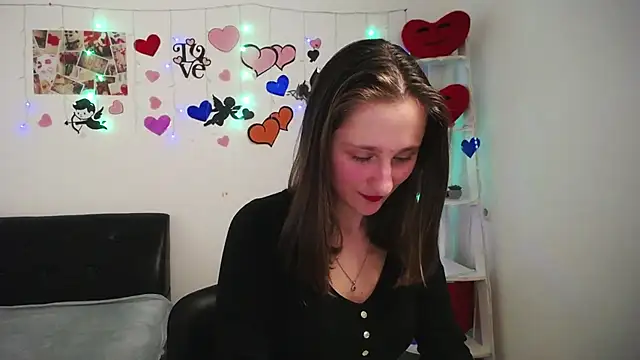 Snapshot of MichelLeee chatting on 02/27/25, 06:20 MichelLeee online show from 02/27/25, 06:20