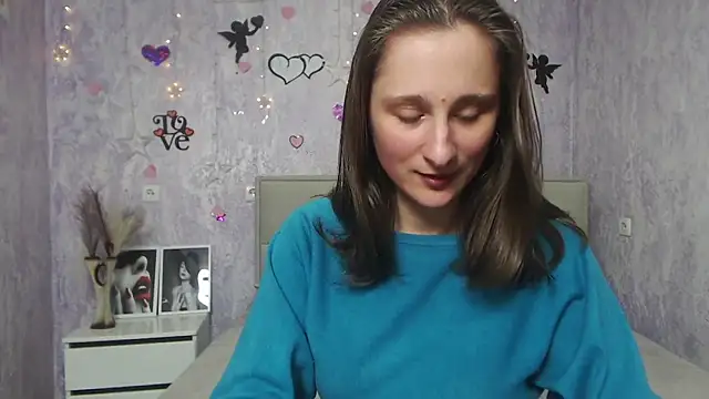 Snapshot of MichelLeee chatting on 03/03/25, 03:20 MichelLeee online show from 03/03/25, 03:20