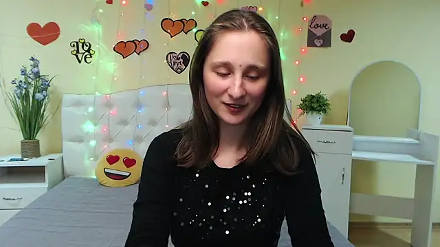 Snapshot of MichelLeee chatting on 03/05/25, 03:18 MichelLeee online show from 03/05/25, 03:18