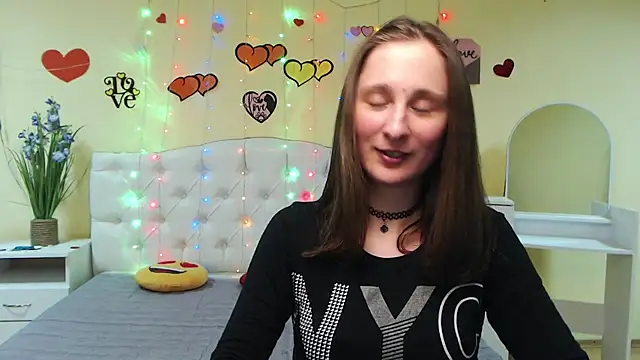 Snapshot of MichelLeee chatting on 03/06/25, 03:13 MichelLeee online show from 03/06/25, 03:13