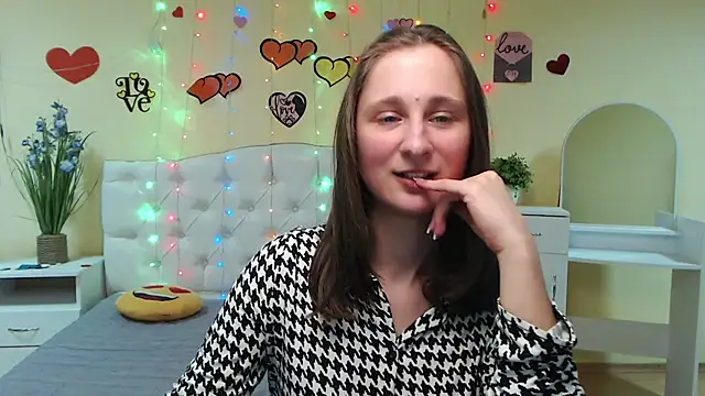 Snapshot of MichelLeee chatting on 03/07/25, 03:07 MichelLeee online show from 03/07/25, 03:07