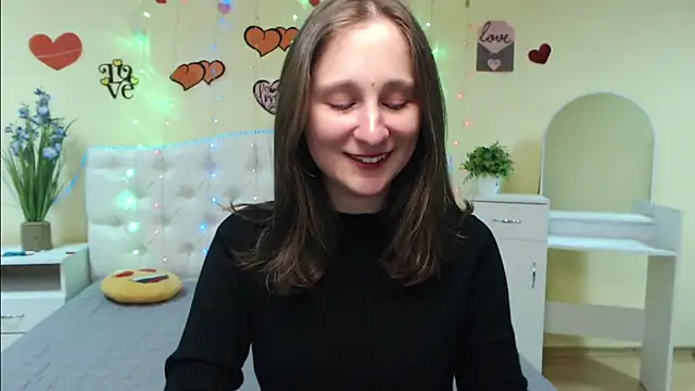 Snapshot of MichelLeee chatting on 03/10/25, 12:04 MichelLeee online show from 03/10/25, 12:04