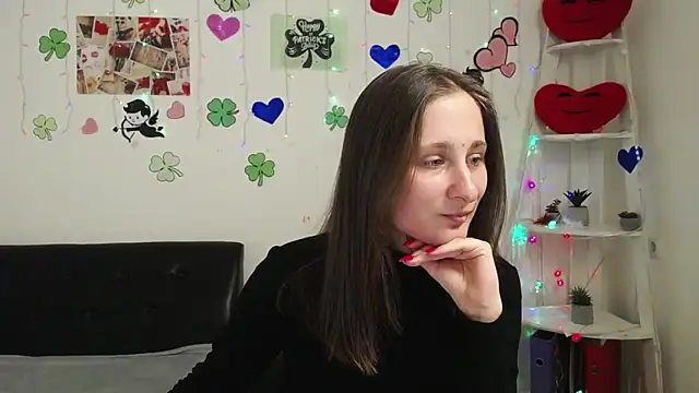 Snapshot of MichelLeee chatting on 03/18/25, 12:03 MichelLeee online show from 03/18/25, 12:03