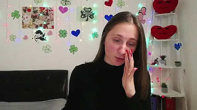 Snapshot of MichelLeee chatting on 03/18/25, 03:10 MichelLeee online show from 03/18/25, 03:10