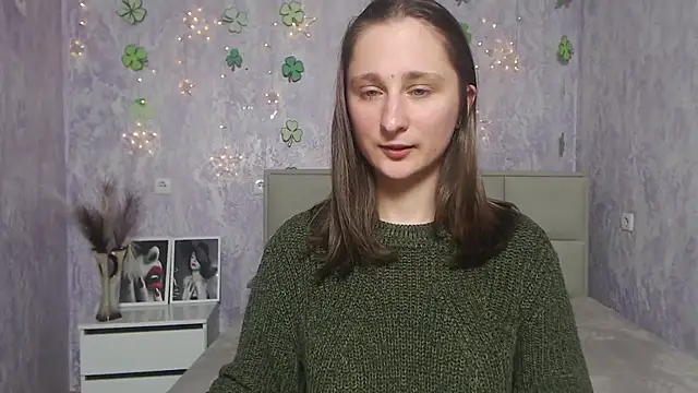 Snapshot of MichelLeee chatting on 03/20/25, 03:14 MichelLeee online show from 03/20/25, 03:14