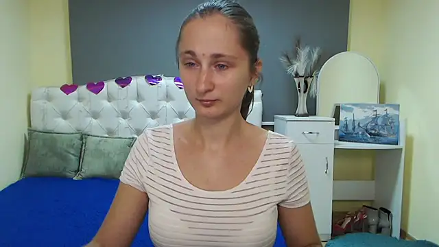 Snapshot of MichelLeee chatting on 09/16/25, 11:22 MichelLeee online show from 09/16/25, 11:22