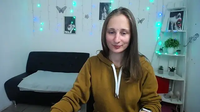 Snapshot of MichelLeee chatting on 10/10/25, 11:20 MichelLeee online show from 10/10/25, 11:20