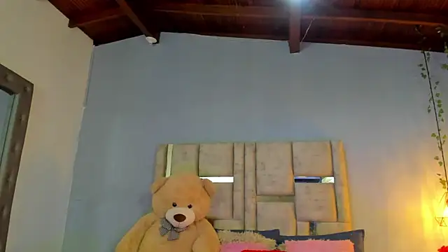 AshleyHill2 online show from 09/12/25, 03:06