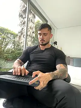 DimitriSullivan  online show from 01/05/26, 06:33