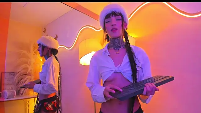 Snapshot of Ameliewitte_mjs chatting on 12/06/24, 03:55 Ameliewitte mjs online show from 12/06/24, 03:55