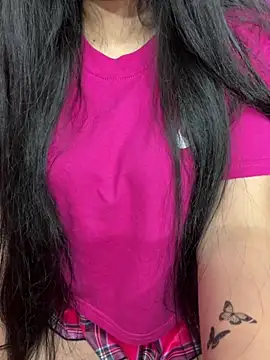 Snapshot of Velyn_18 chatting on 11/11/25, 05:40 Velyn 18 online show from 11/11/25, 05:40