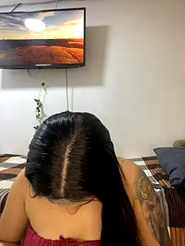 Snapshot of Leyna_Kenet chatting on 09/28/25, 05:51 Leyna Kenet online show from 09/28/25, 05:51