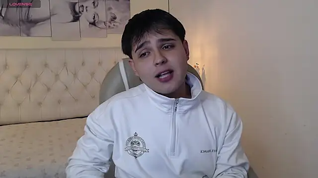 Snapshot of AndrewPherson chatting on 01/10/25, 03:18 AndrewPherson online show from 01/10/25, 03:18