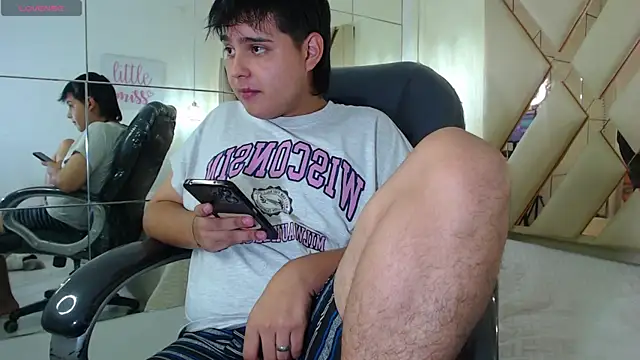 Snapshot of AndrewPherson chatting on 01/23/25, 05:21 AndrewPherson online show from 01/23/25, 05:21