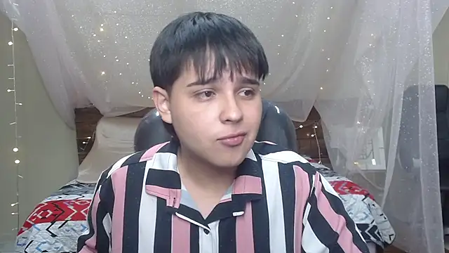 Snapshot of AndrewPherson chatting on 02/06/25, 12:16 AndrewPherson online show from 02/06/25, 12:16