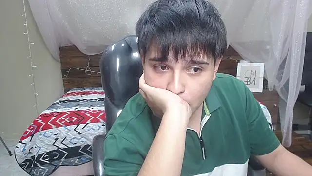 Snapshot of AndrewPherson chatting on 02/09/25, 12:08 AndrewPherson online show from 02/09/25, 12:08