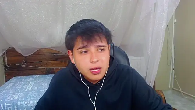 Snapshot of AndrewPherson chatting on 02/17/25, 12:05 AndrewPherson online show from 02/17/25, 12:05