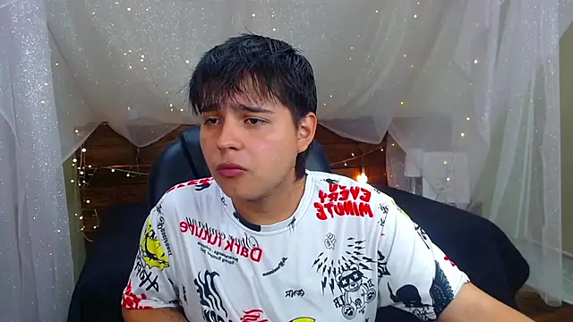 Snapshot of AndrewPherson chatting on 02/28/25, 12:09 AndrewPherson online show from 02/28/25, 12:09