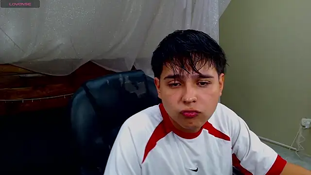 Snapshot of AndrewPherson chatting on 03/17/25, 12:35 AndrewPherson online show from 03/17/25, 12:35