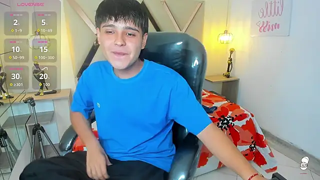 Snapshot of AndrewPherson chatting on 09/21/25, 12:40 AndrewPherson online show from 09/21/25, 12:40