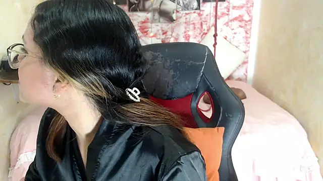 anthiamelisa online show from 09/28/25, 06:24