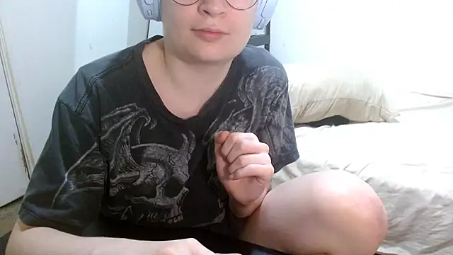 Snapshot of livcutebaby chatting on 01/02/25, 06:07 livcutebaby online show from 01/02/25, 06:07