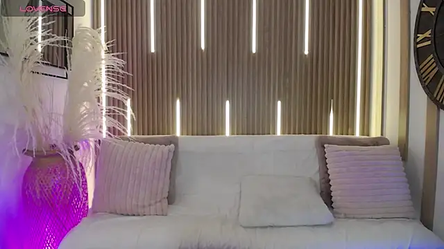 Aniie Doll online show from 11/21/25, 08:29