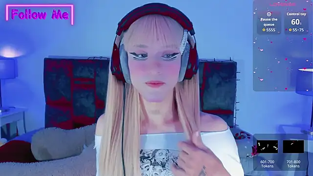 Snapshot of Kirmyy_ chatting on 11/03/25, 08:43 Kirmyy online show from 11/03/25, 08:43