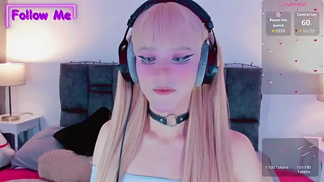 Snapshot of Kirmyy_ chatting on 11/07/25, 10:43 Kirmyy online show from 11/07/25, 10:43