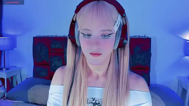 Snapshot of Kirmyy_ chatting on 12/01/25, 09:42 Kirmyy online show from 12/01/25, 09:42