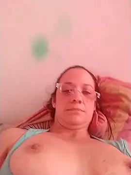 Snapshot of nicolle_milf1978 chatting on 03/15/25, 01:29 nicolle milf1978 online show from 03/15/25, 01:29
